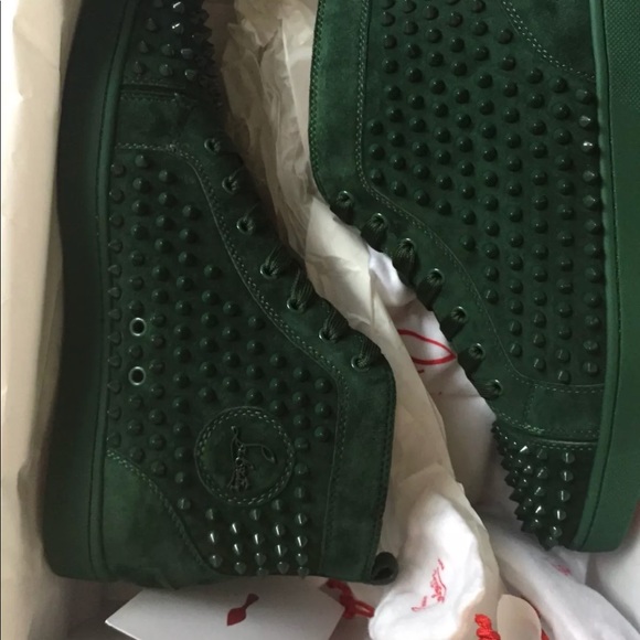 Comment below up to a size 15 - Picture 4 of 8